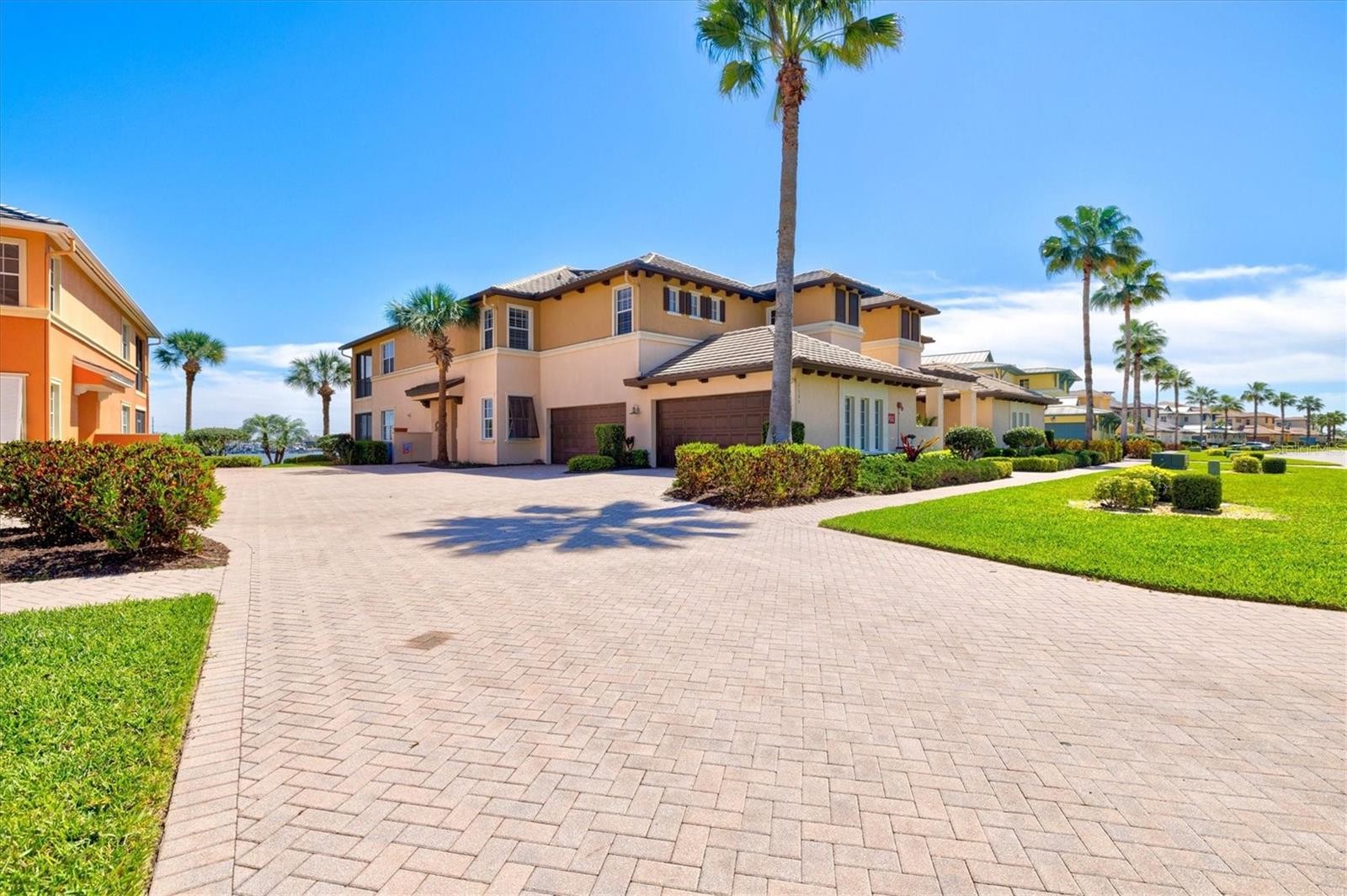 1135 RIVERSCAPE ST #1135