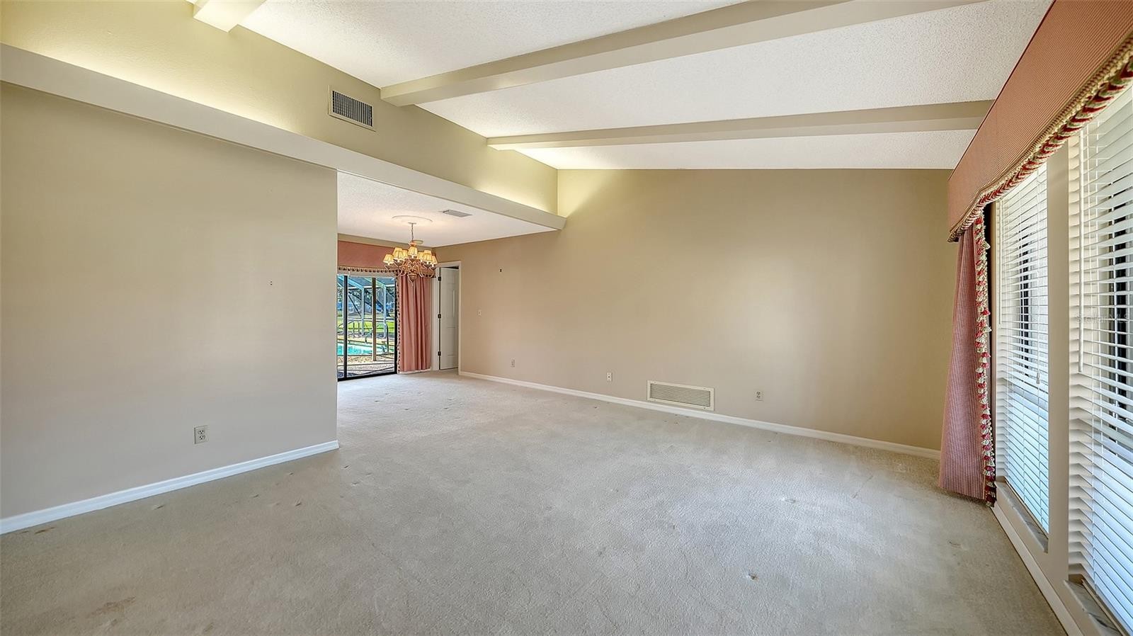 3722 PRAIRIE DUNES DR