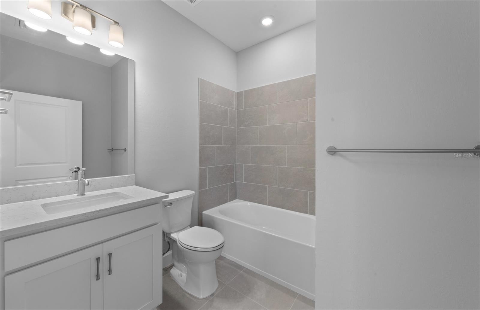 1758 BLUE STAR CT