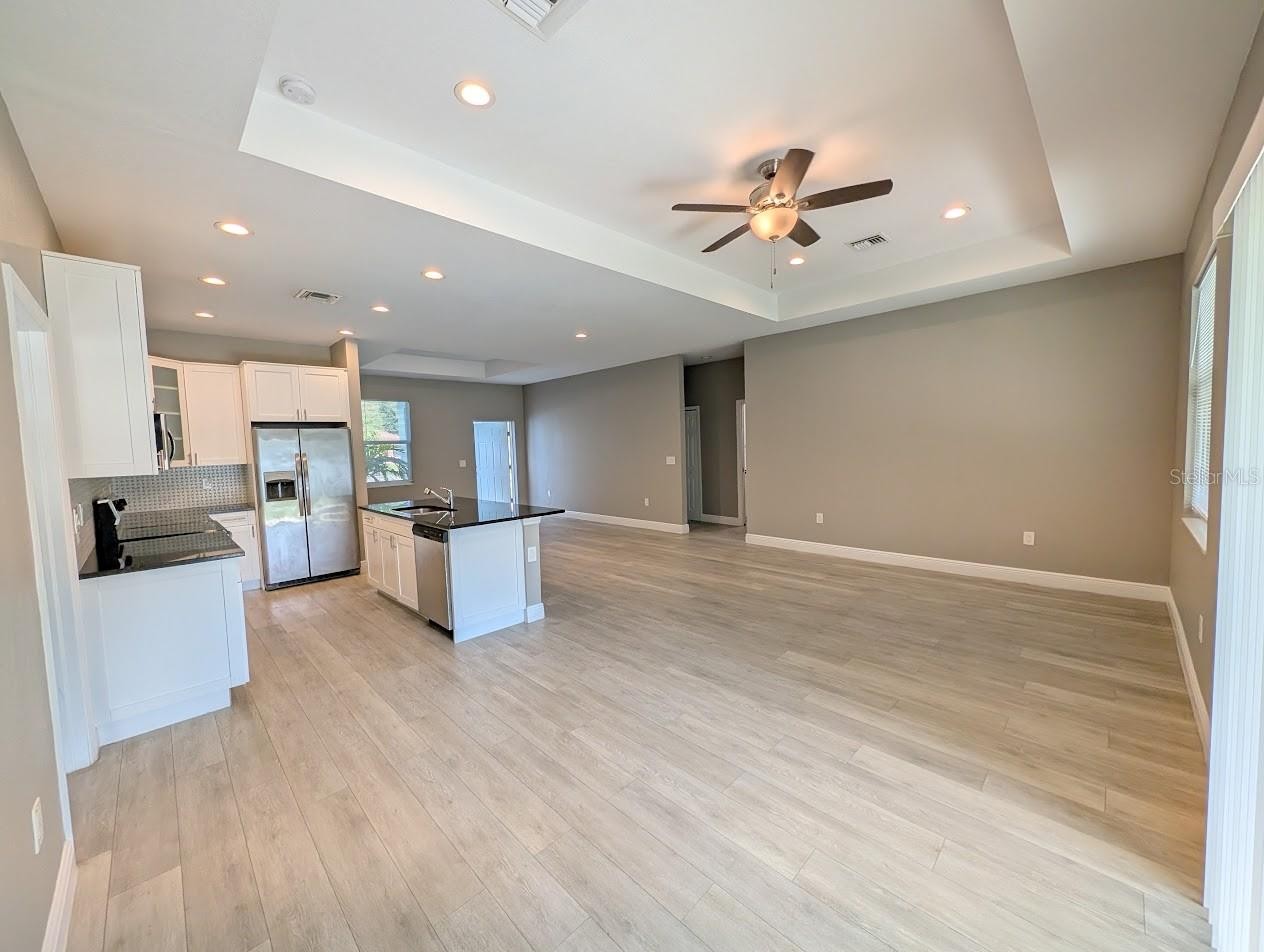 1643 JEANNIN DR
