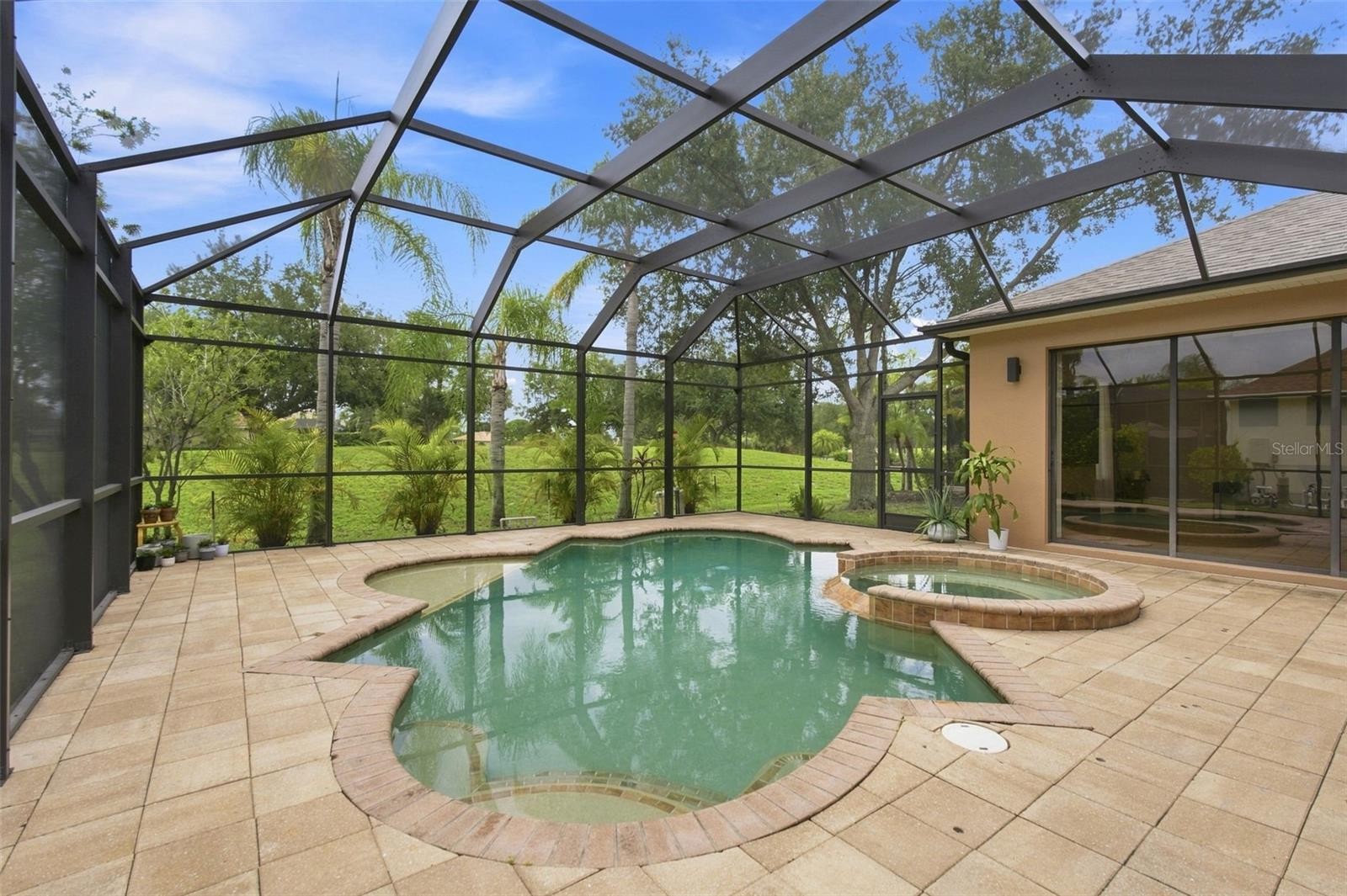 235 DAHLIA CT