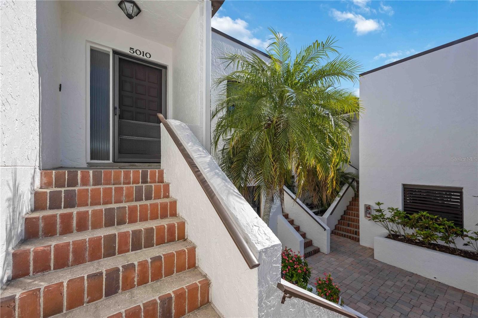 5010 MARSH FIELD RD #32