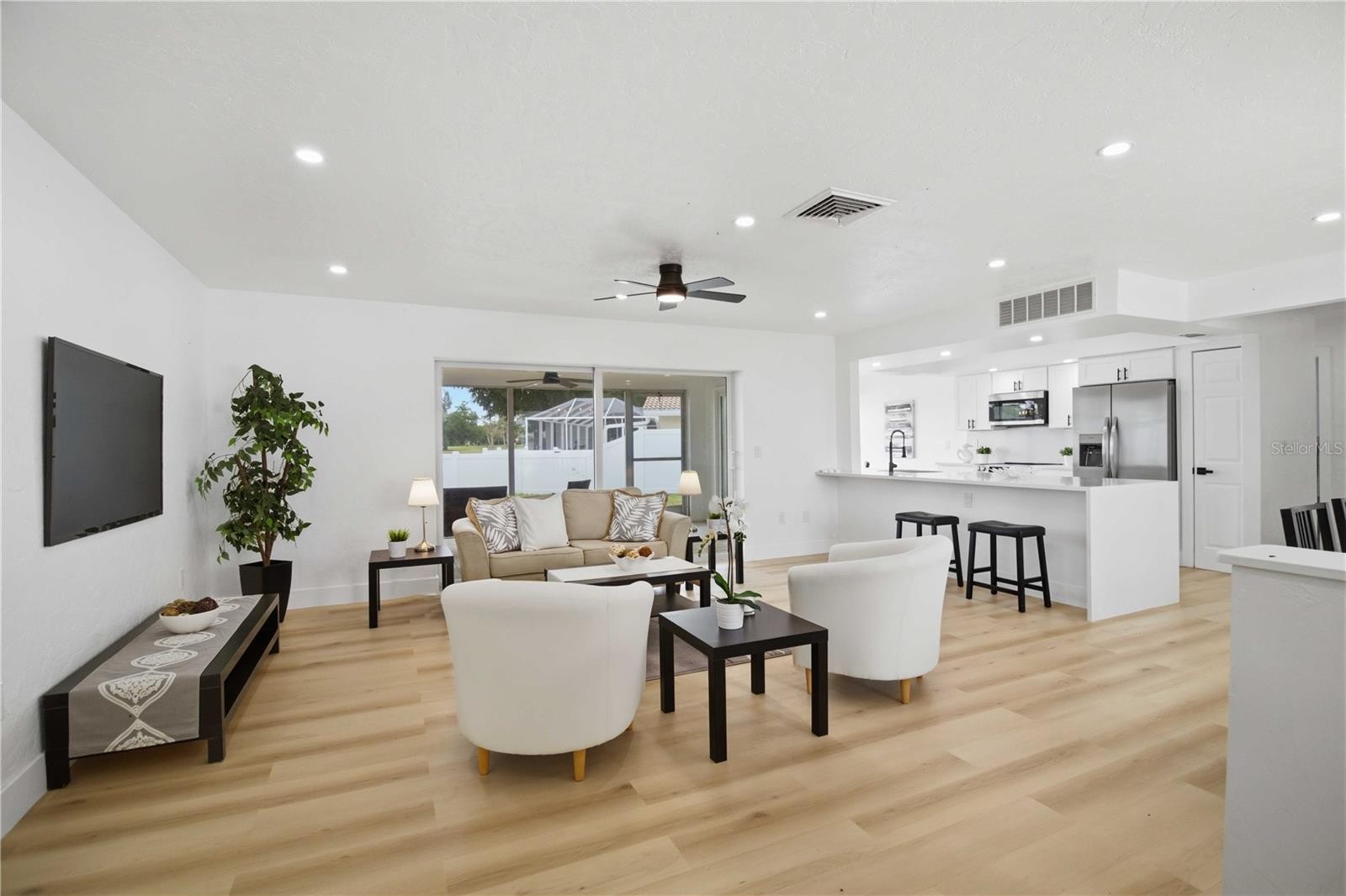 3535 VILLAGE GREEN DR