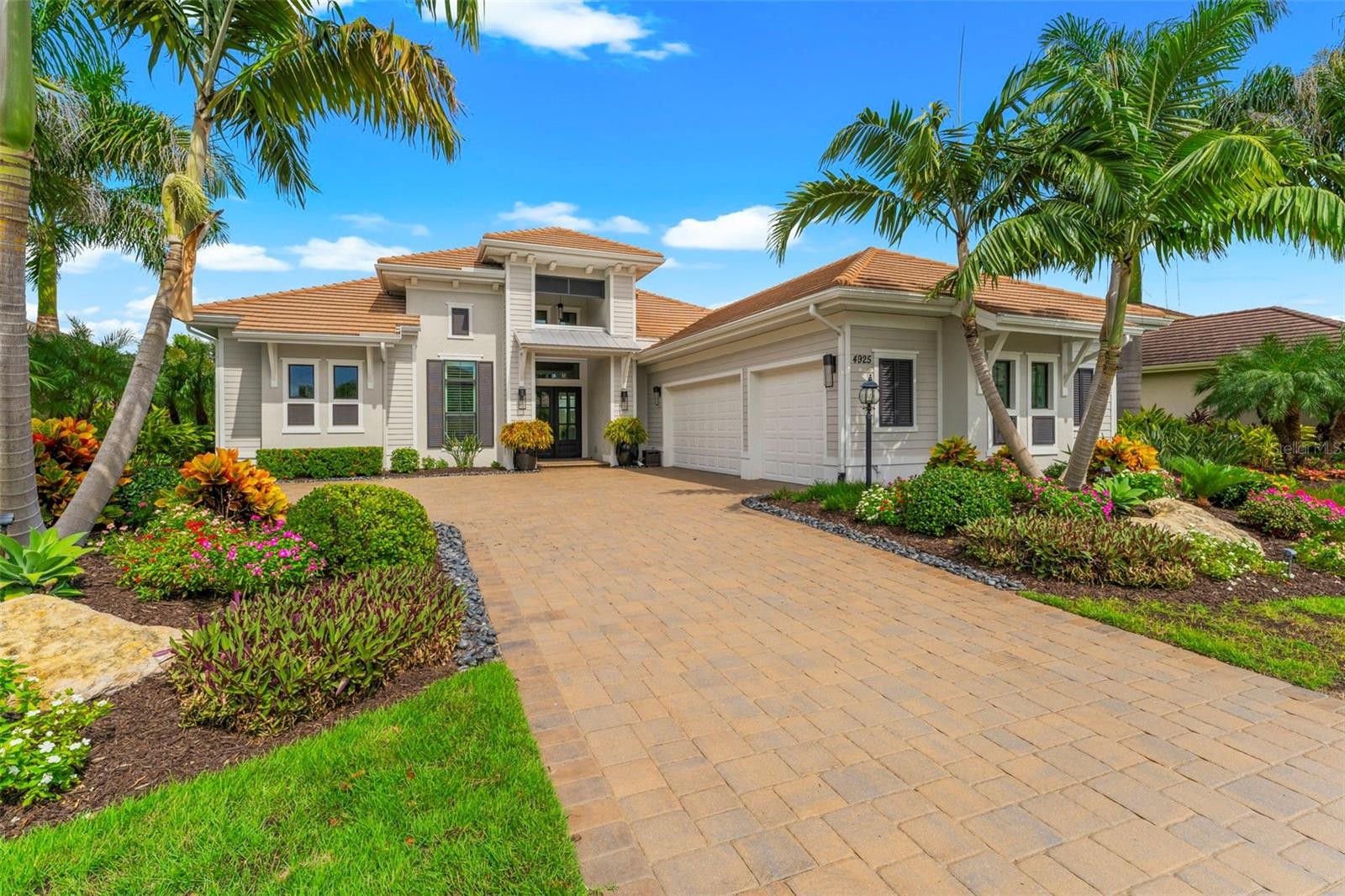 4925 BENITO CT