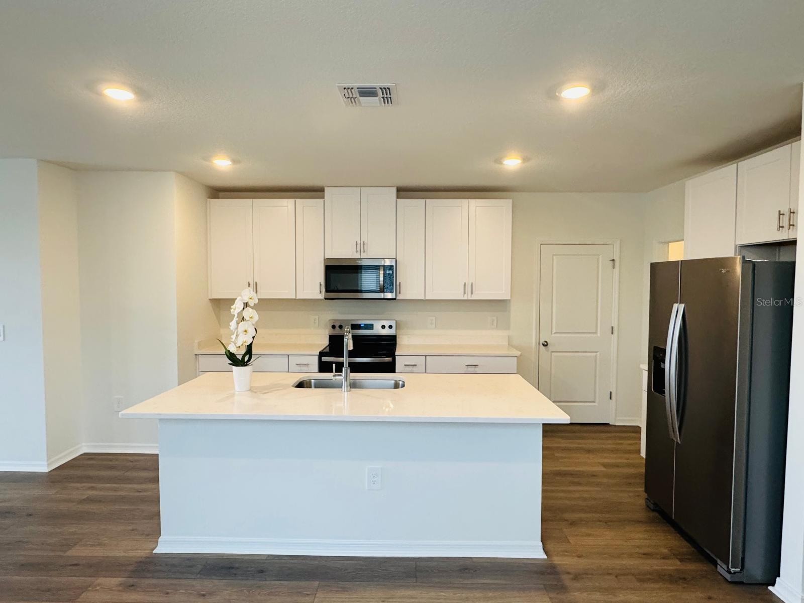 360 LAZY SHORE DR