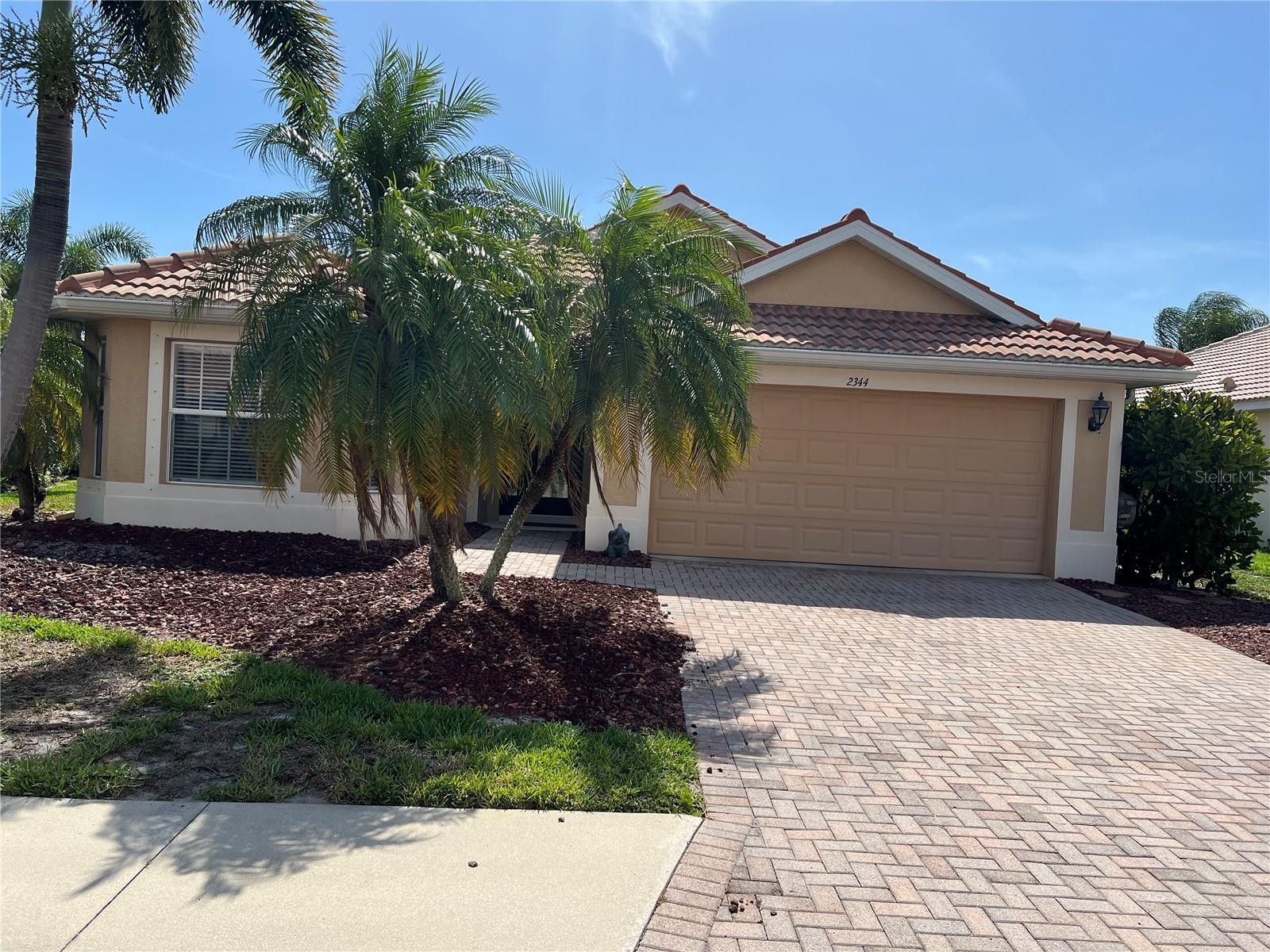 2344 CARAWAY DR