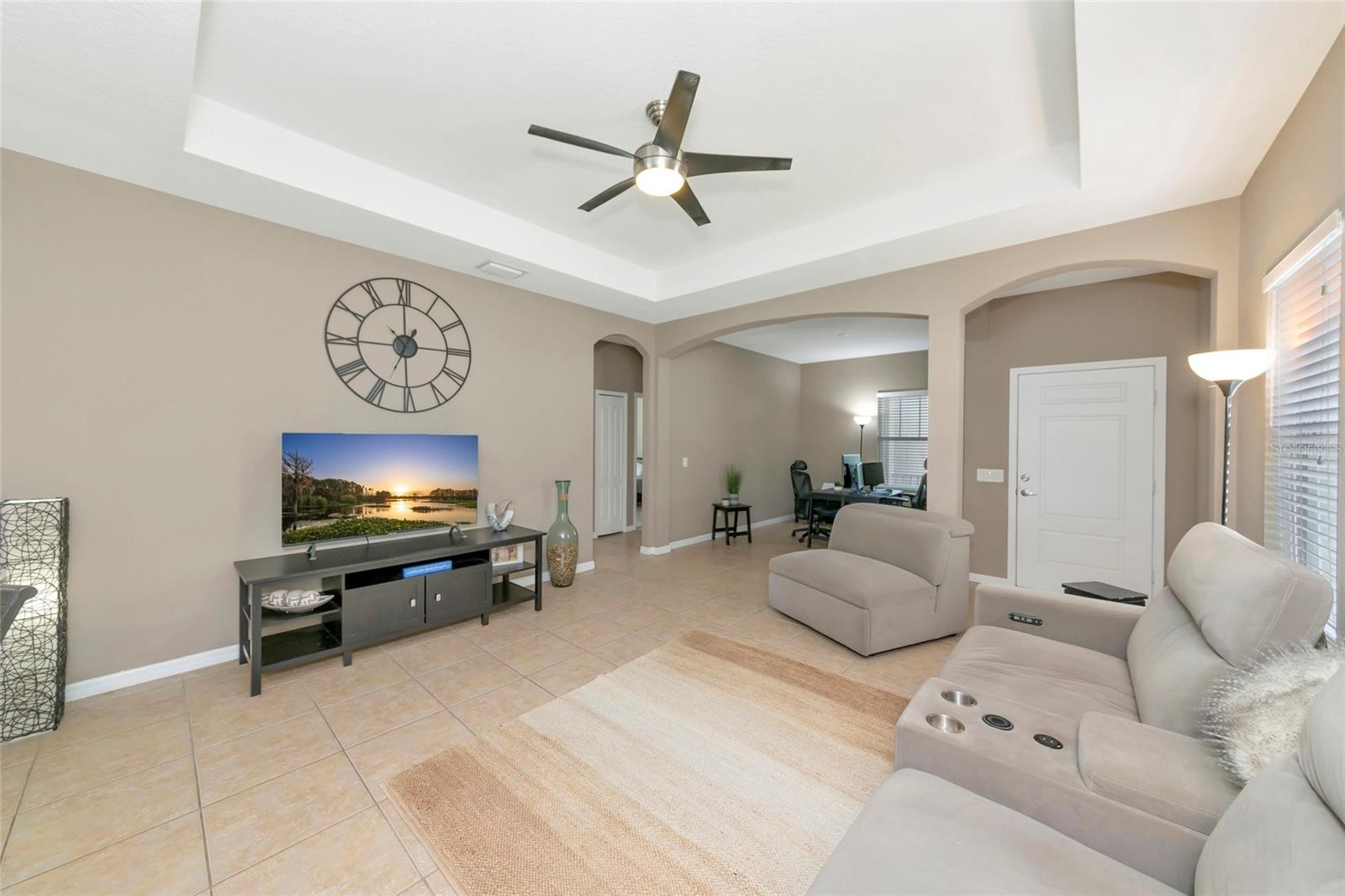 4930 NEWPORT NEWS CIR