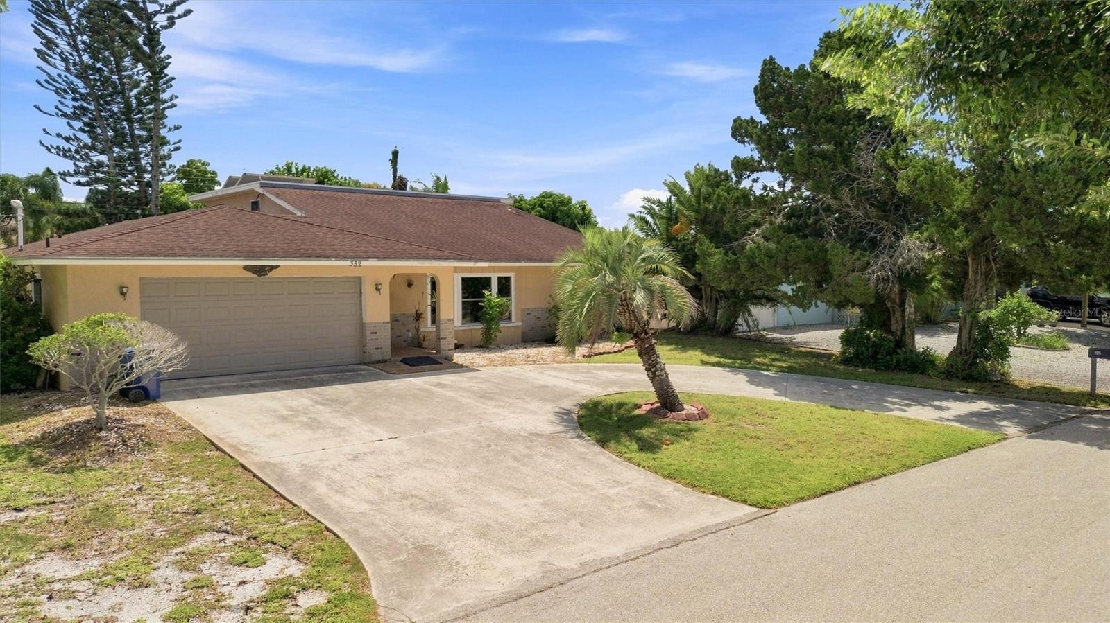 352 LAKE RD