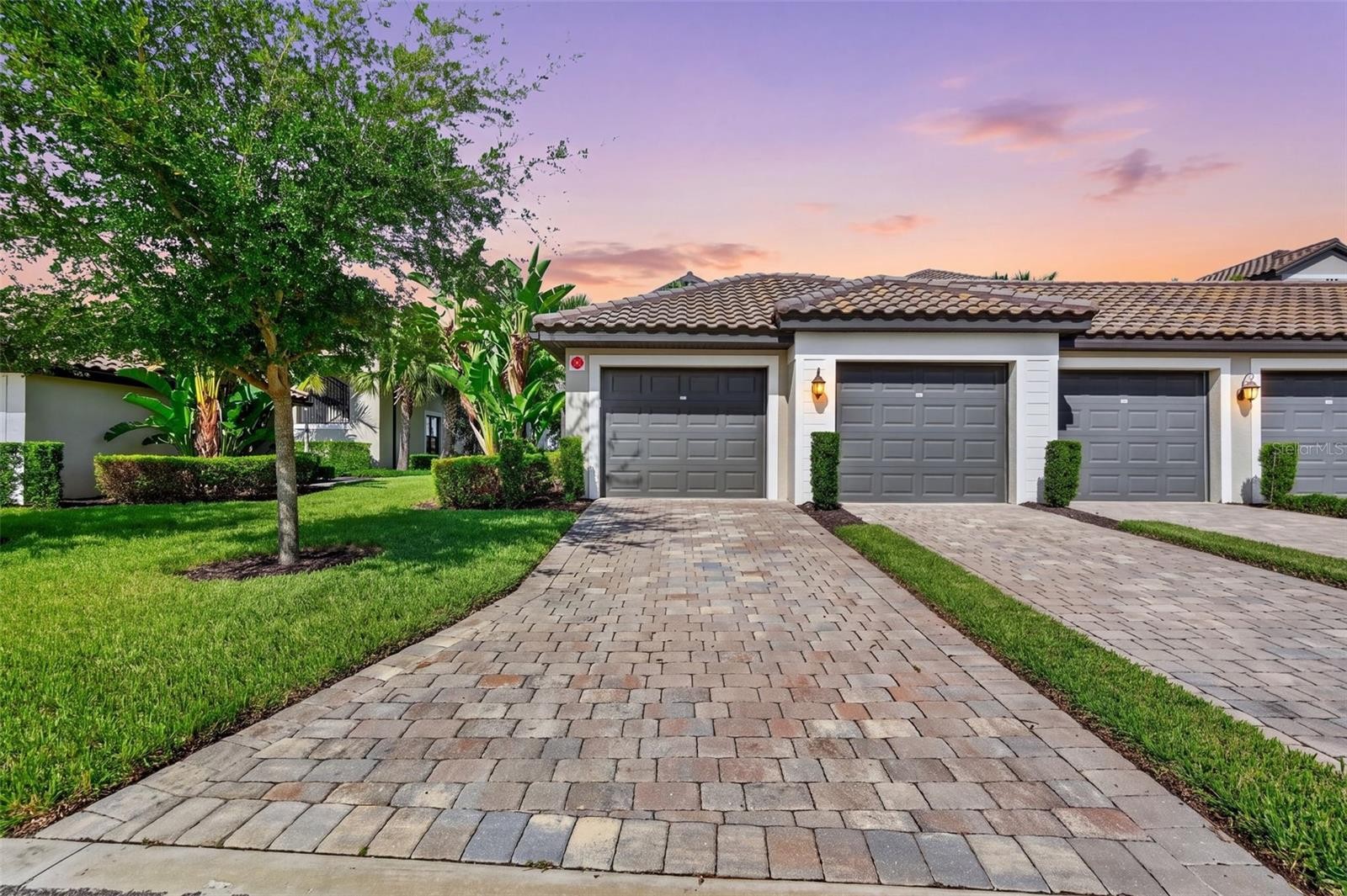 5674 PALMER CIR #101