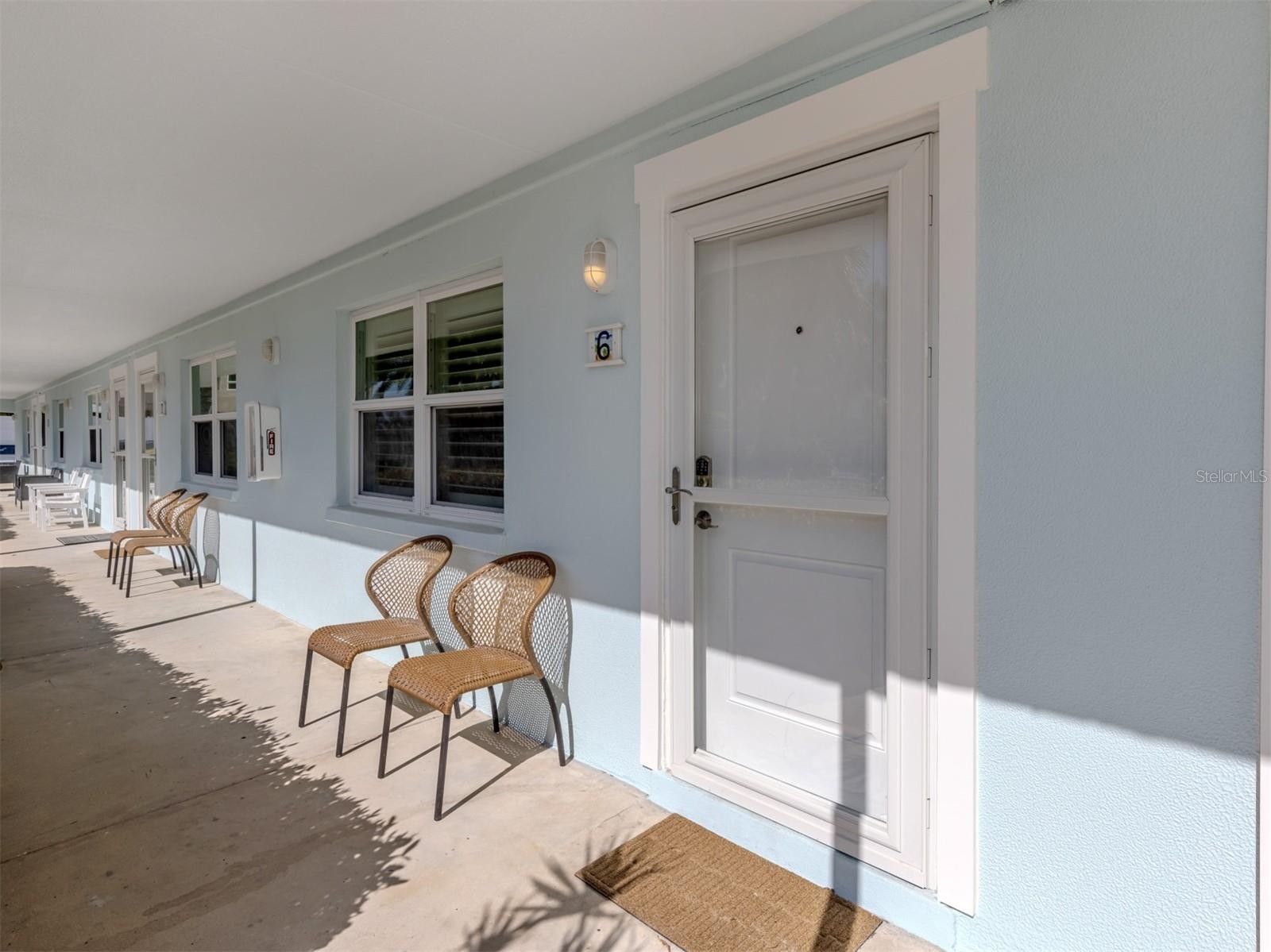 73 AVENIDA MESSINA #6