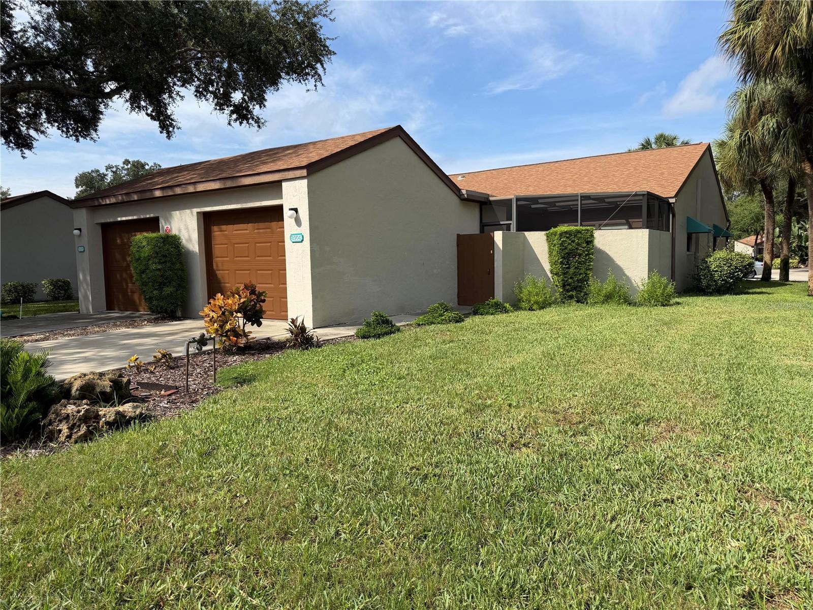 2904 OAK LN