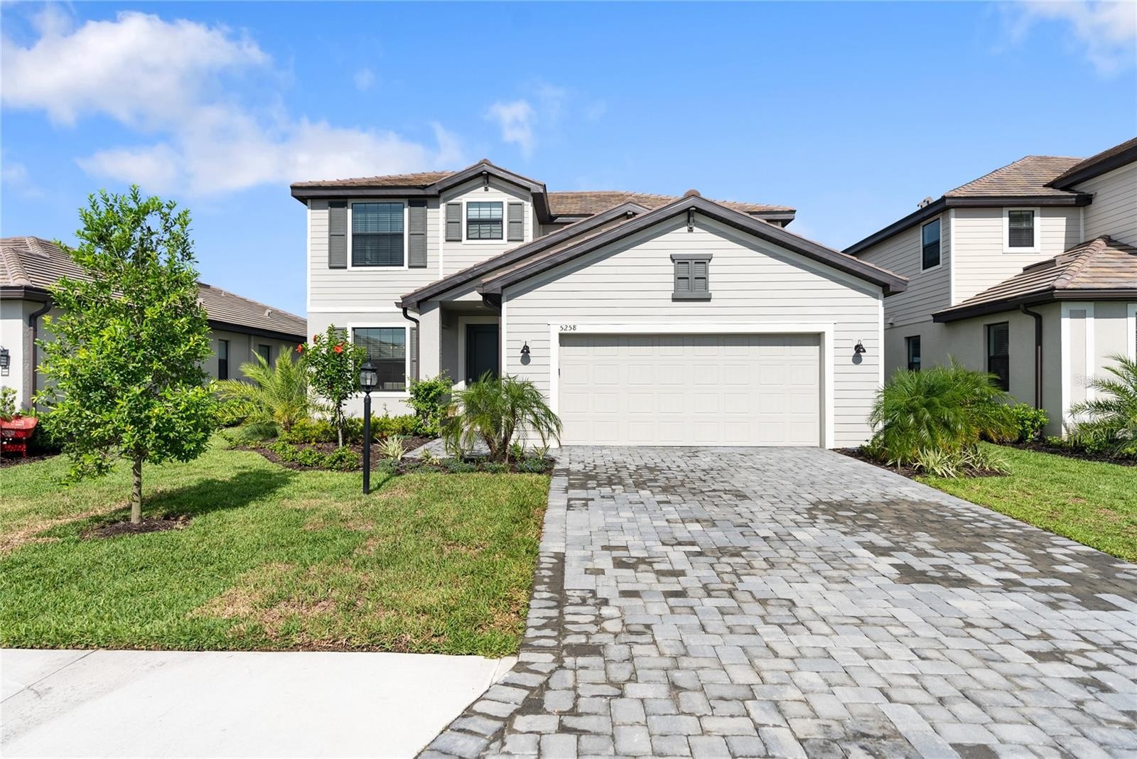 5258 CORAL REEF WAY