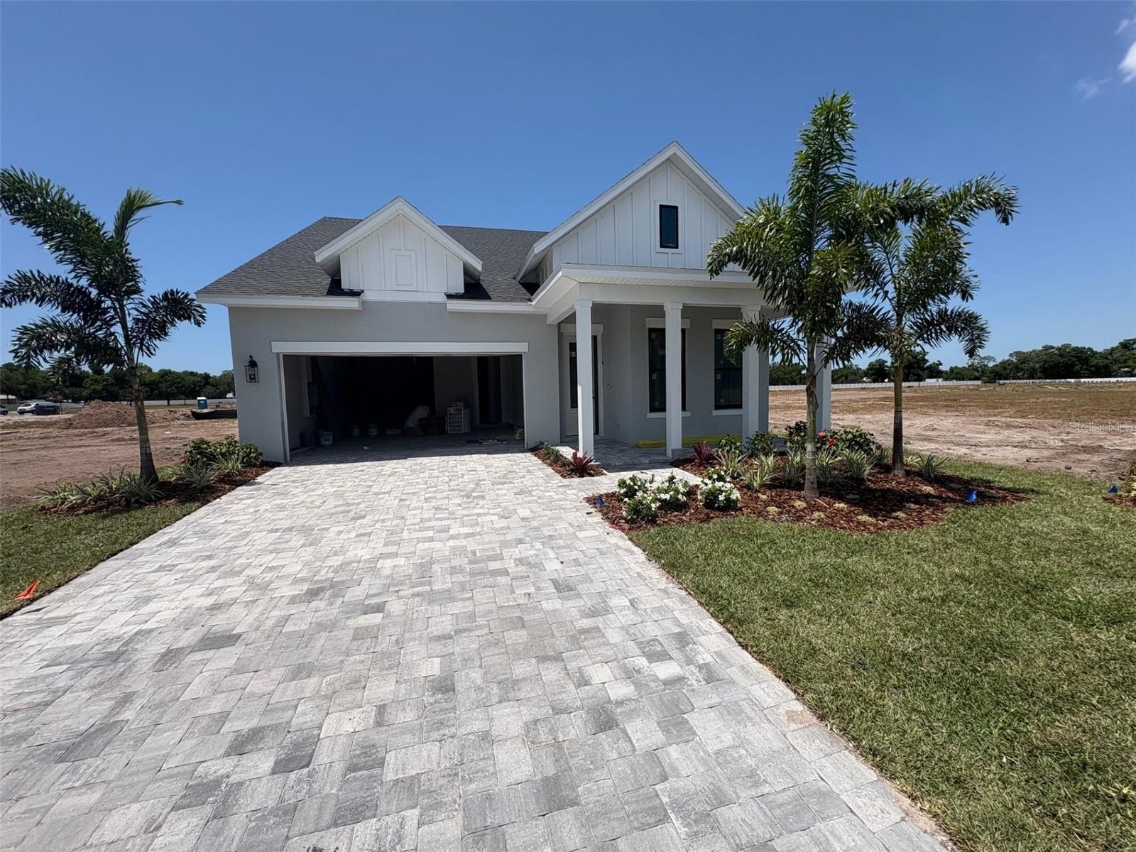 6821 CHLOE CT