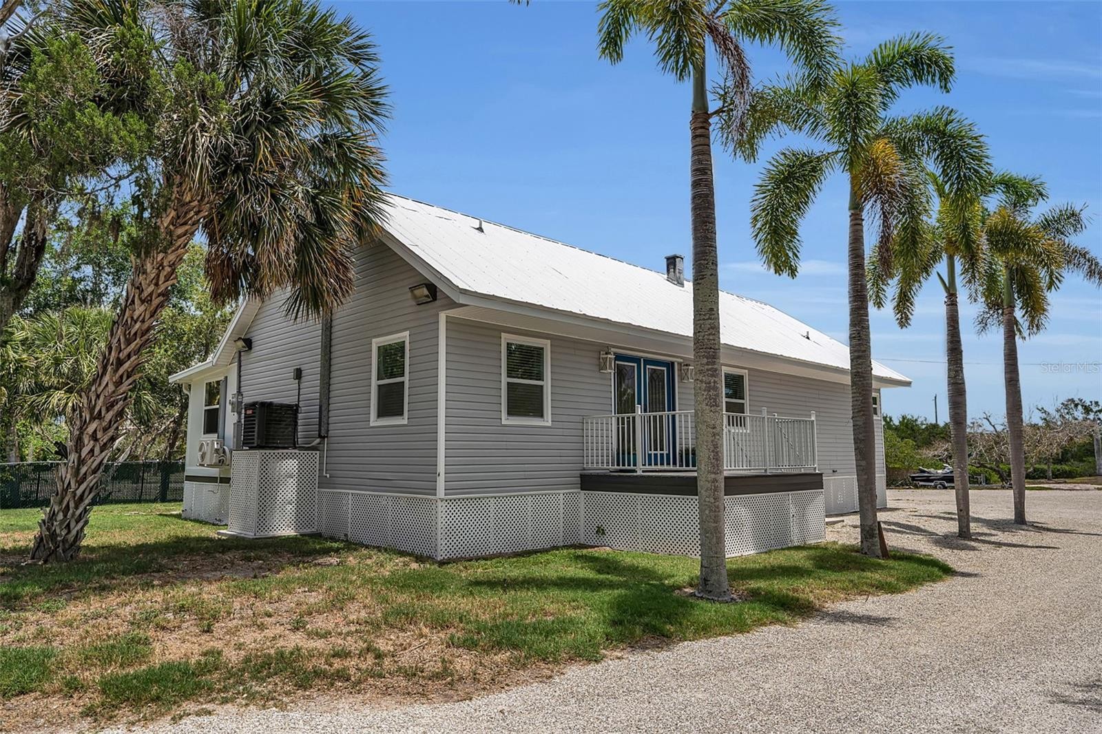 1057 BAYSHORE DR