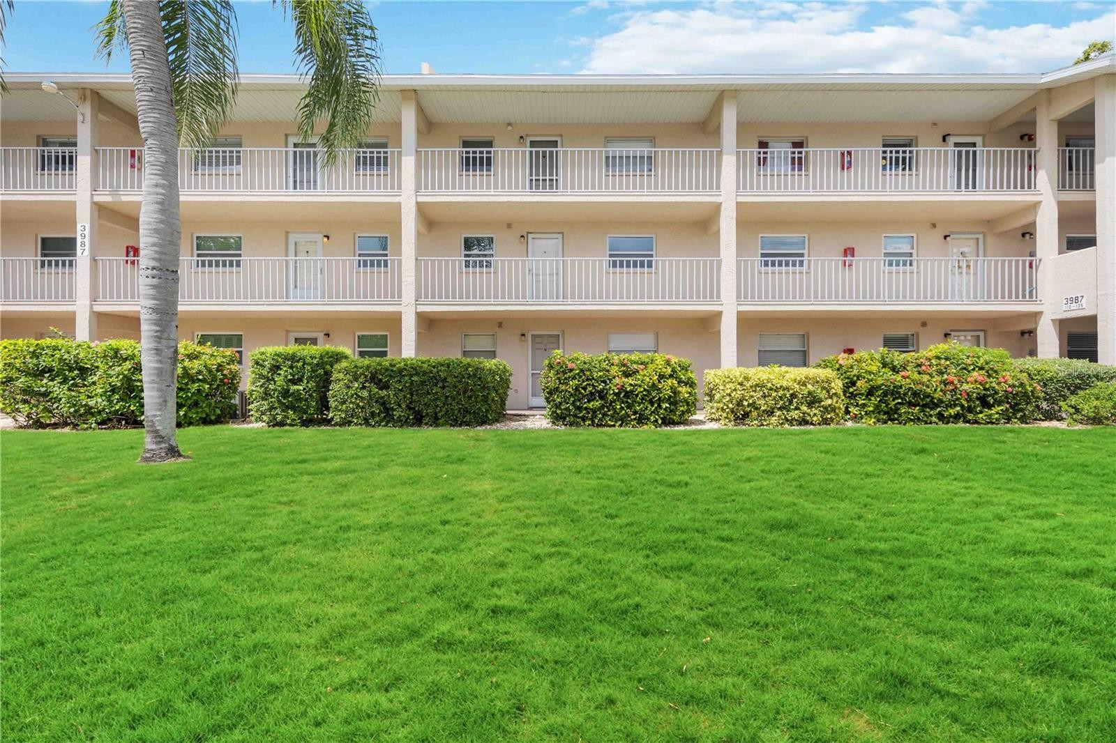 3987 Maceachen Blvd #123 Sarasota Florida 34233