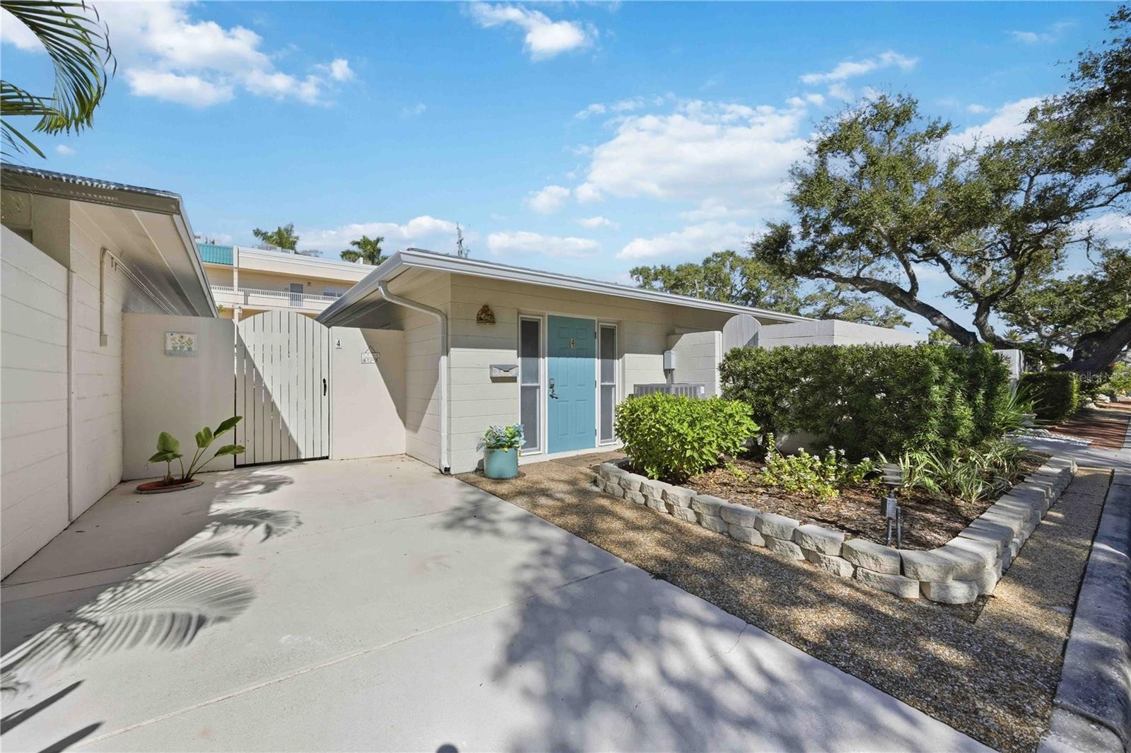 6005 MIDNIGHT PASS RD #N4