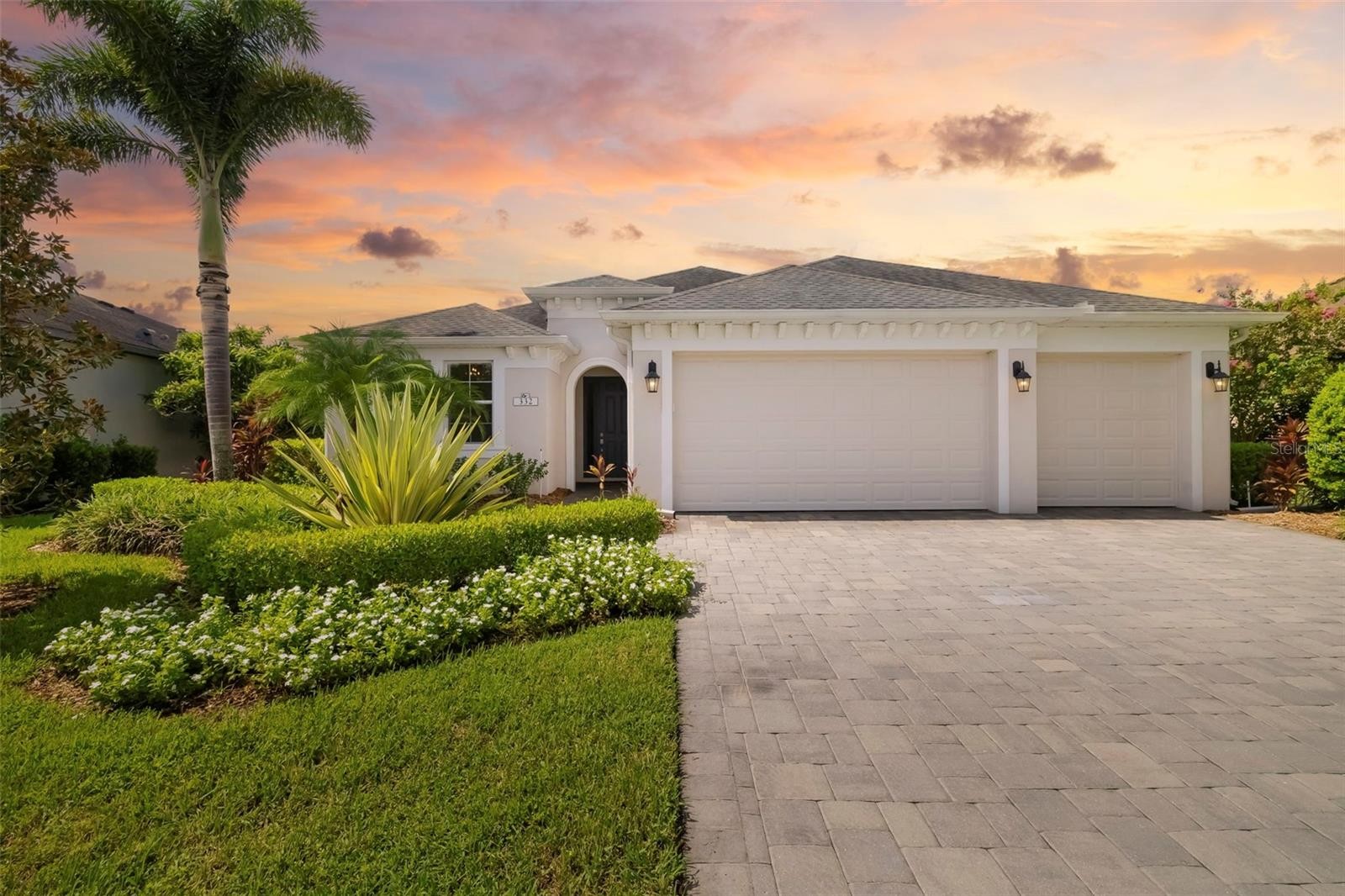 332 CHANTILLY TRL
