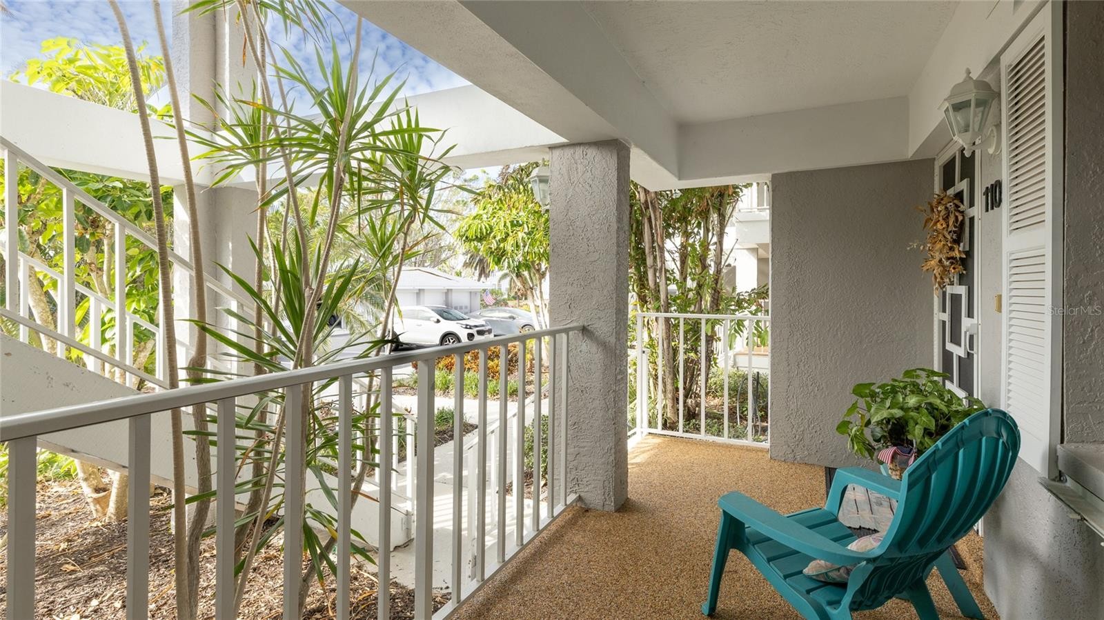 1109 EDGEWATER CIR #1109