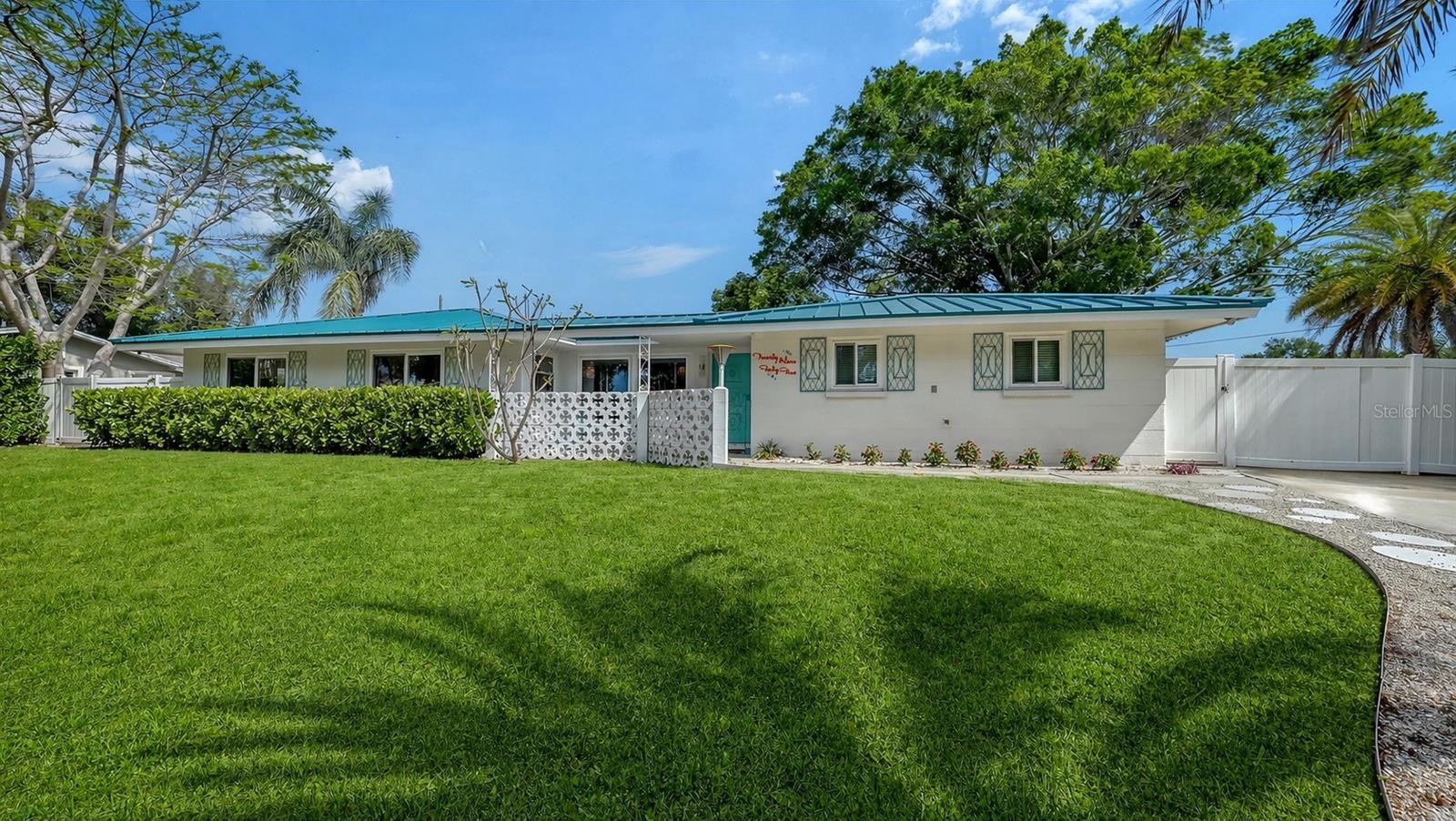 2945 UPPER TANGELO DR