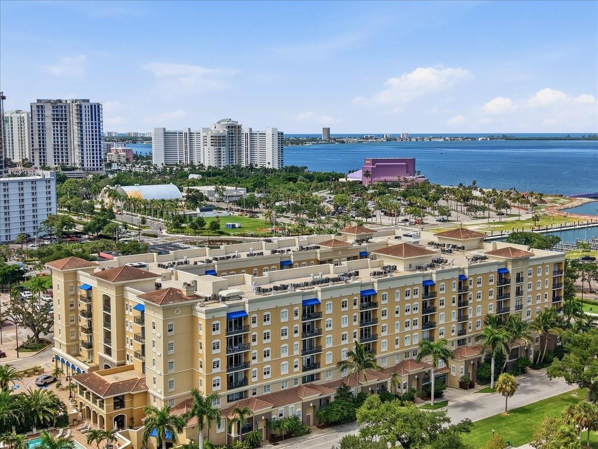 1064 N TAMIAMI TRL #1206