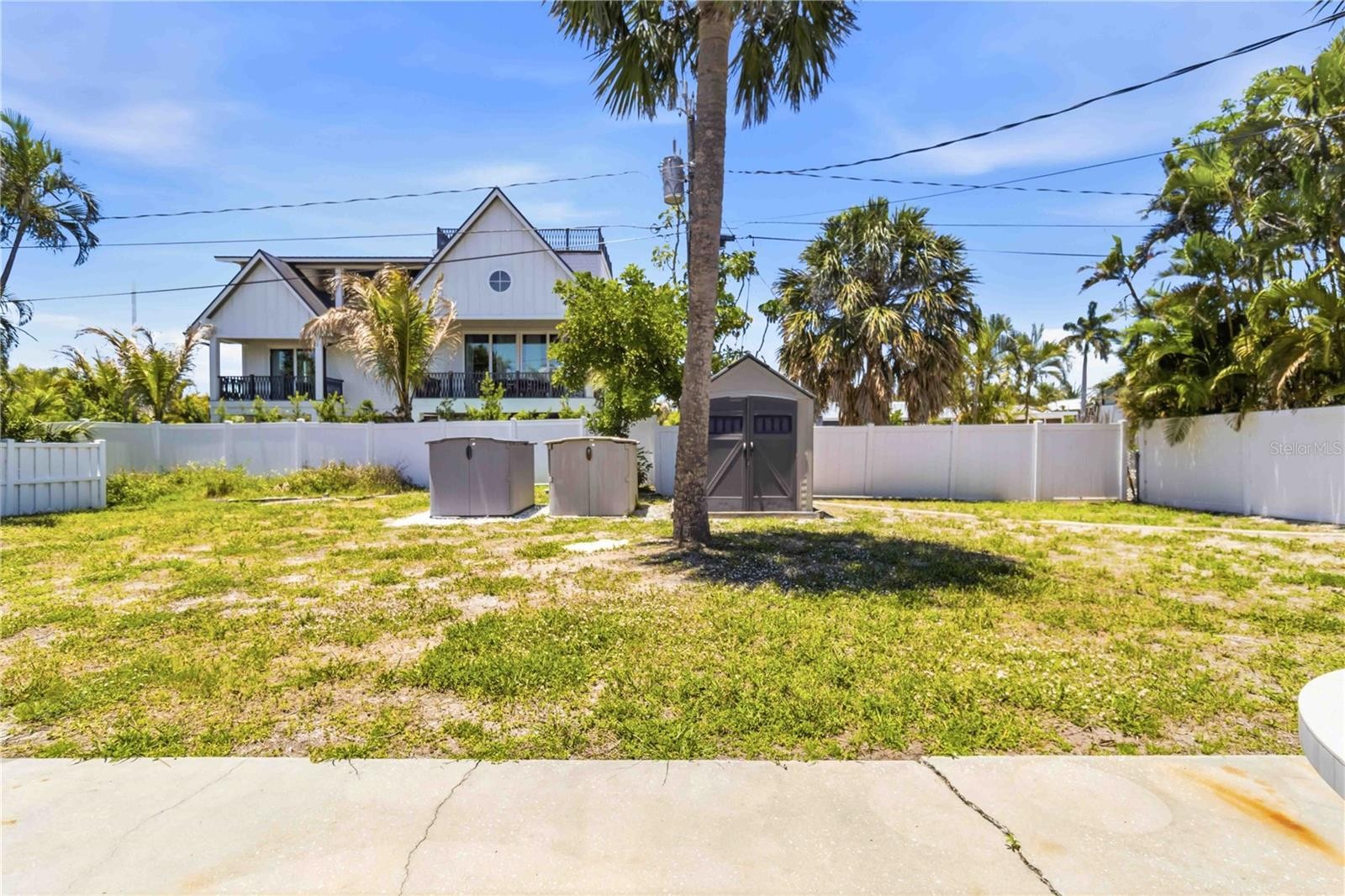 306 PALM AVE
