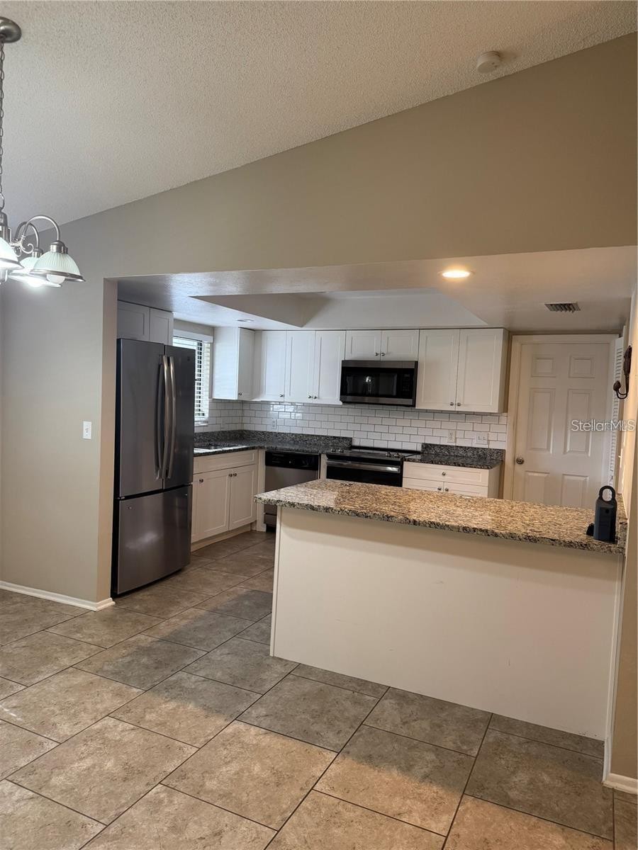 2475 WOOD OAK DR