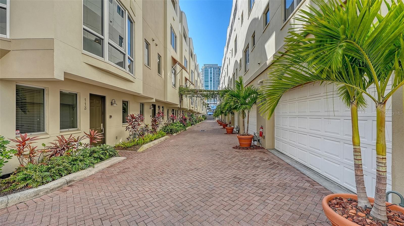 235 COCOANUT AVE #113C