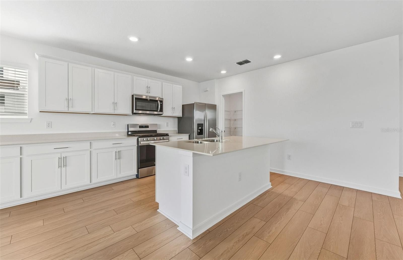 11350 MEADOW RIVER WAY