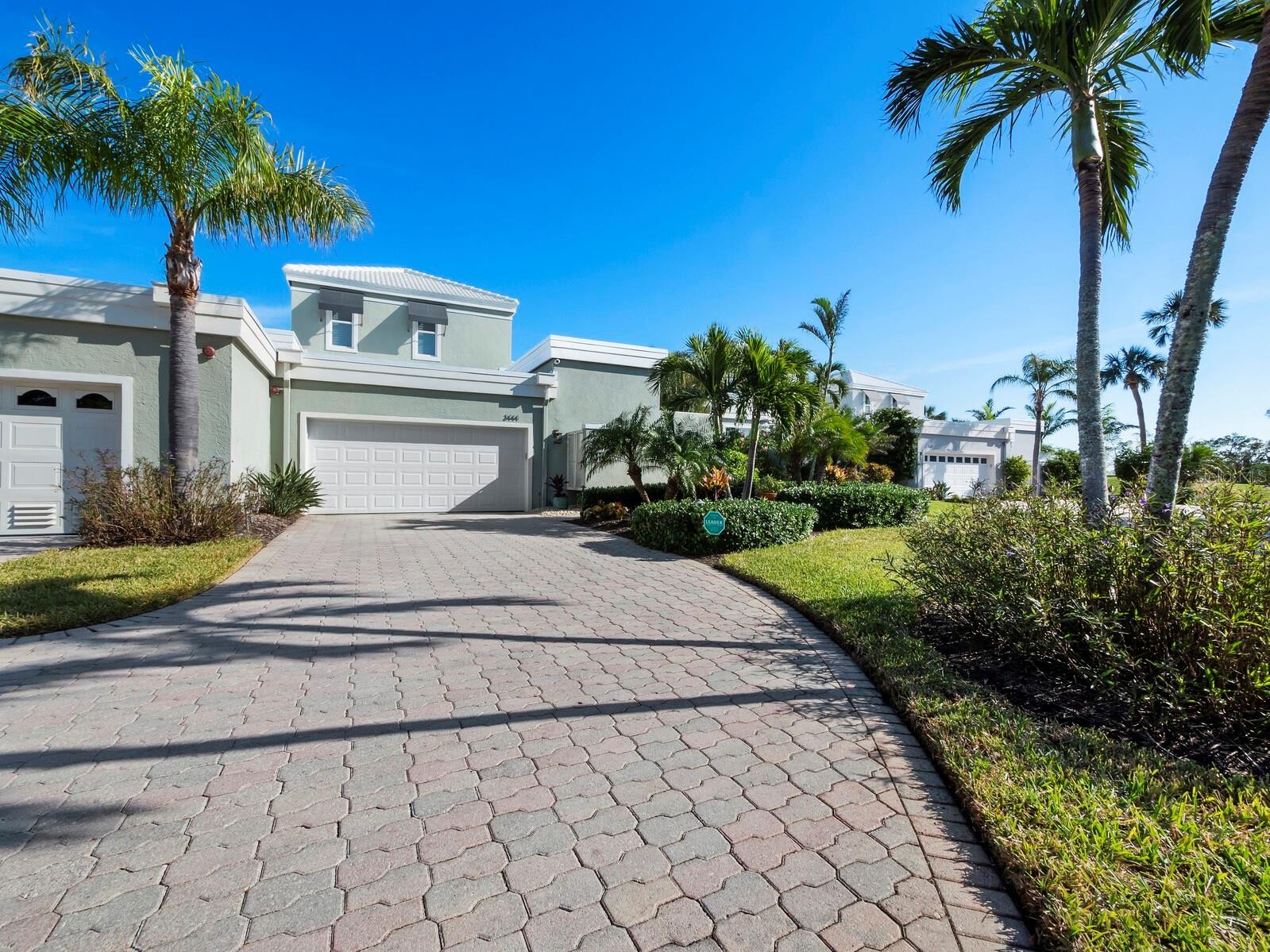 3444 MISTLETOE LN