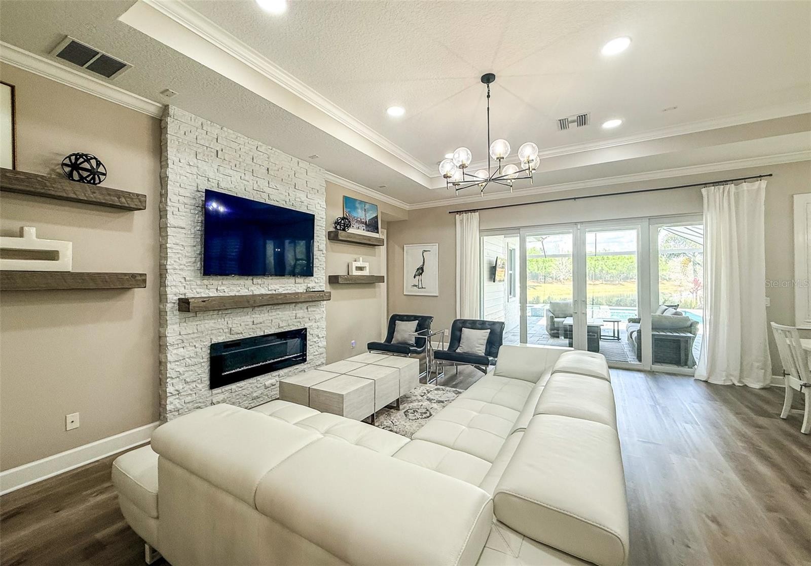 15623 LEVEN LINKS PL