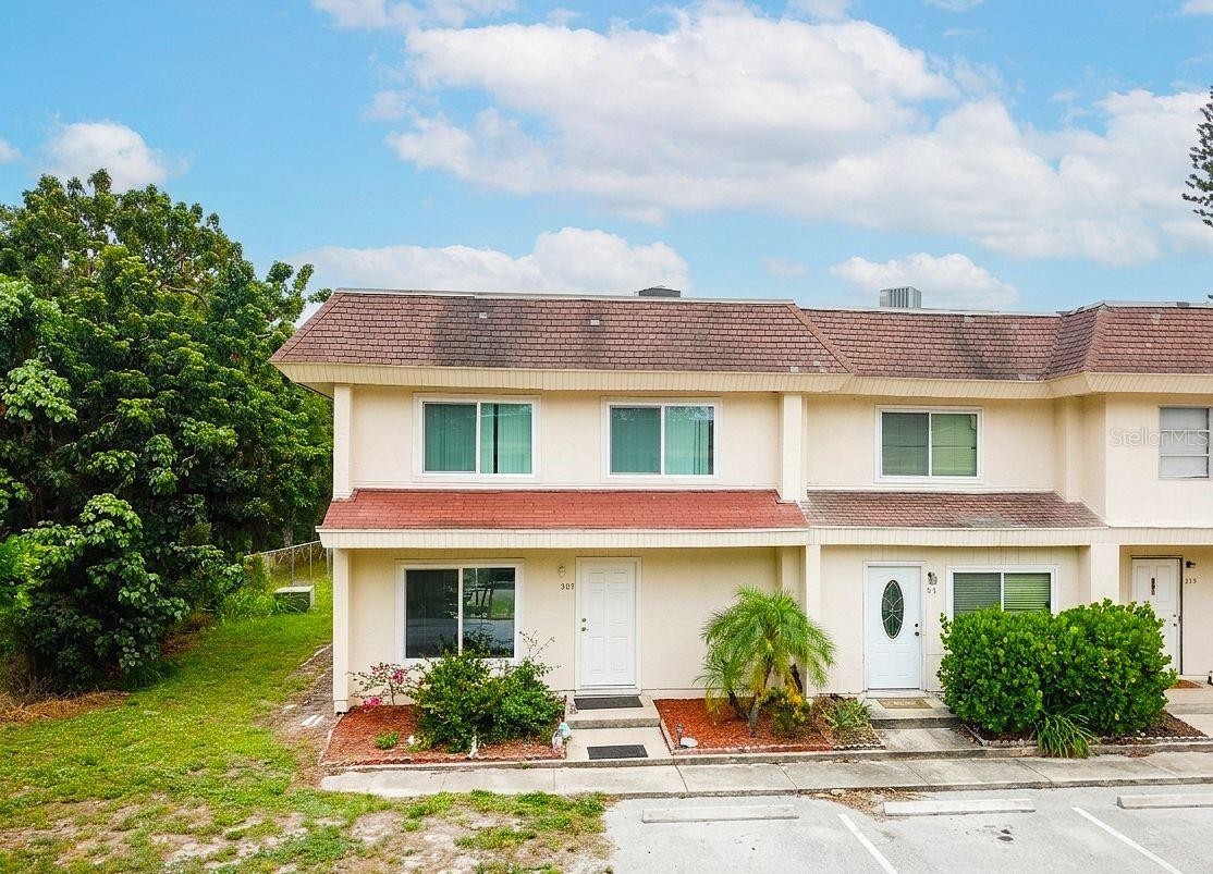 309 AMHERST AVE #51