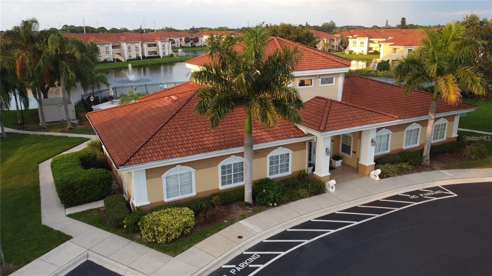 1040 VILLAGIO CIR #201