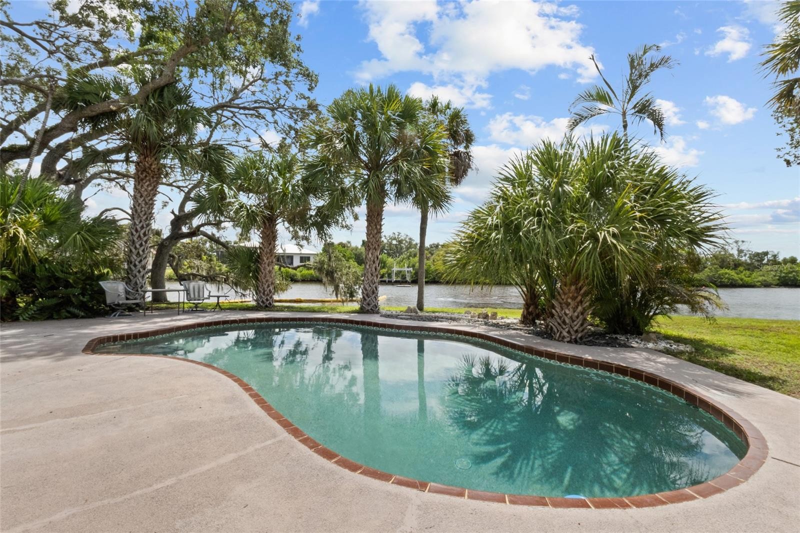 5381 PALOS VERDES DR