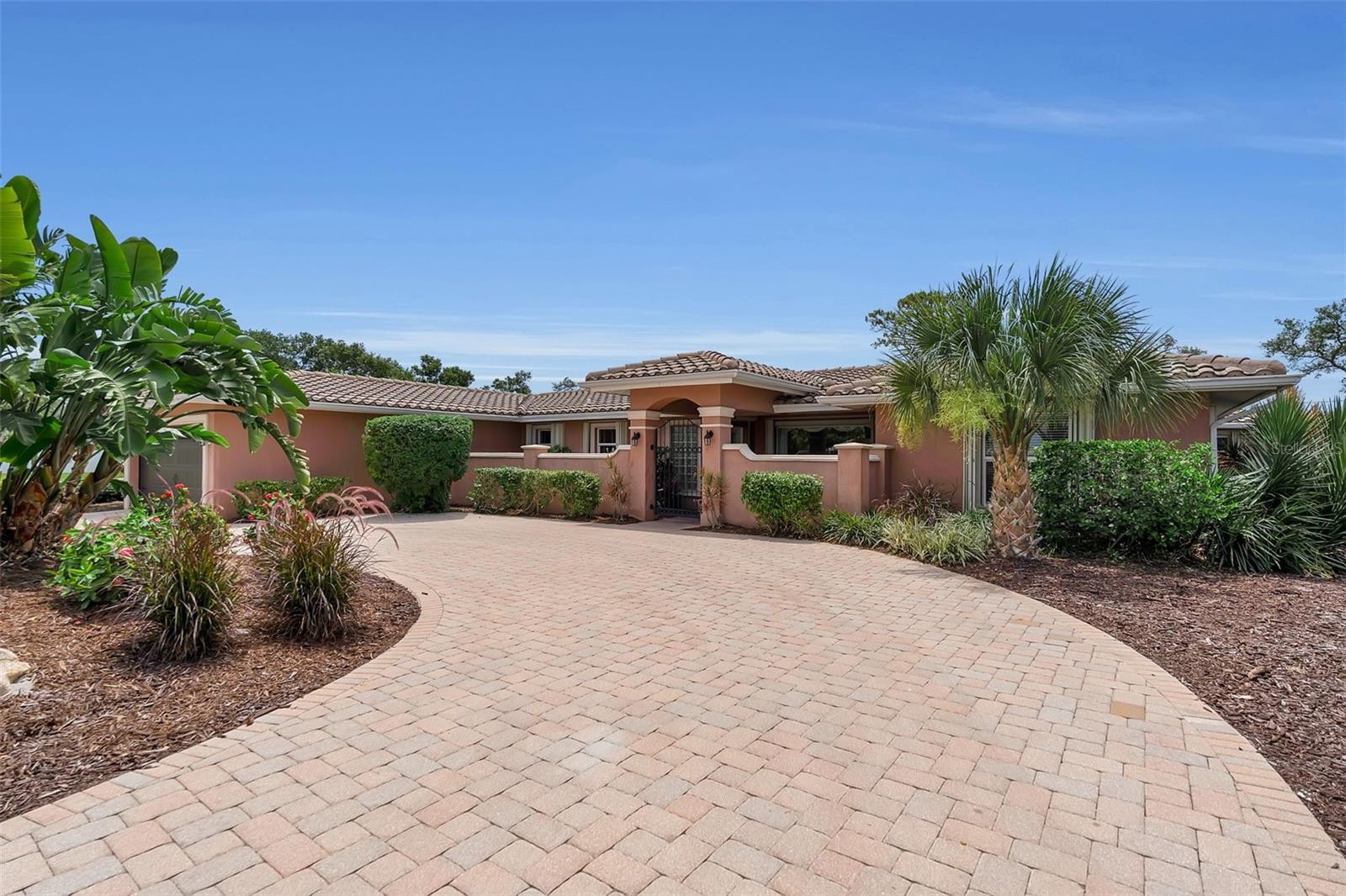 609 LAGUNA DR