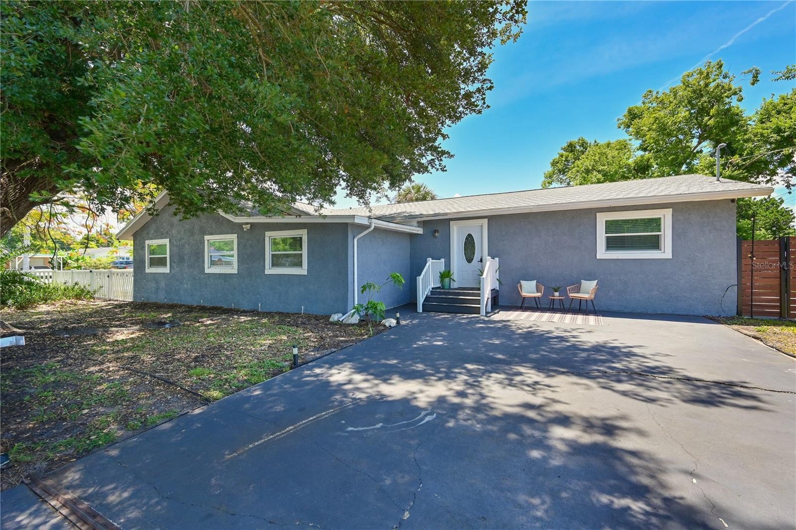 1423 12TH AVE W