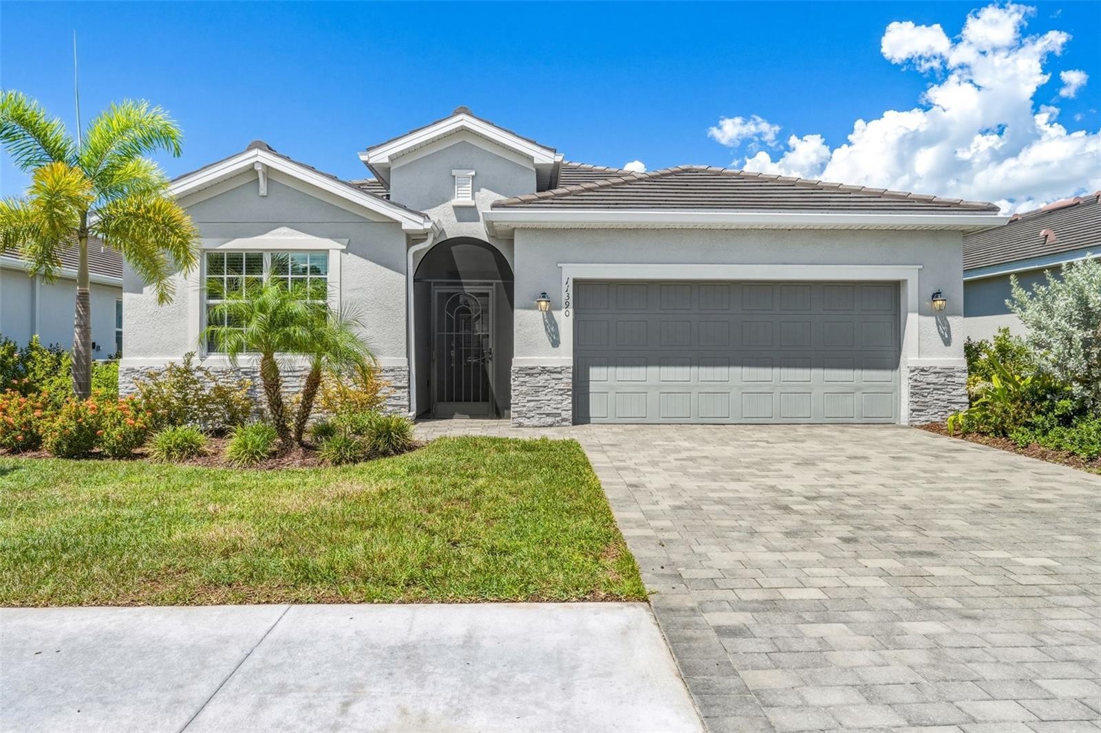 11390 BURGUNDY DR
