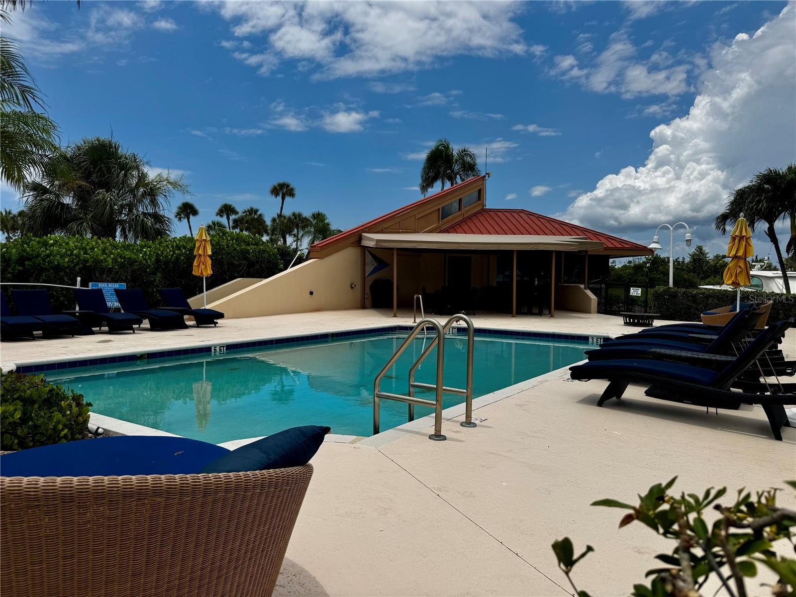 2600 HARBOURSIDE DR #C11