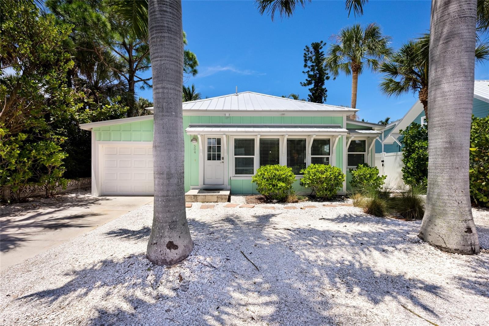 504 SPRING AVE