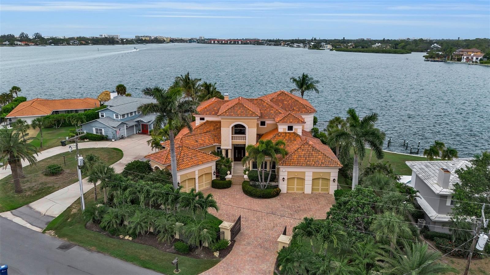 1541 CARIBBEAN DR