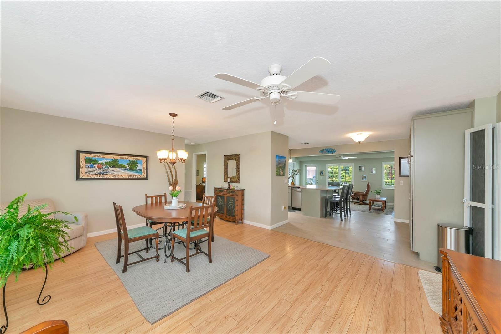 422 CIRCLEWOOD DR #H6