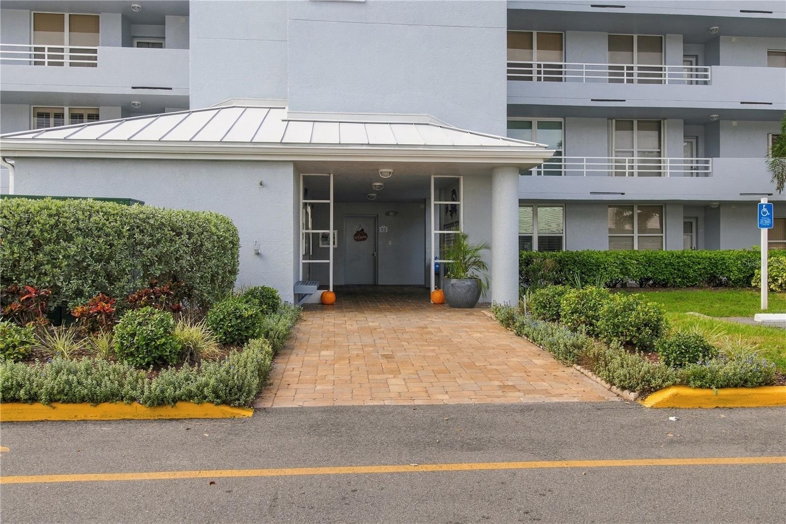 3780 PINEBROOK CIR #307