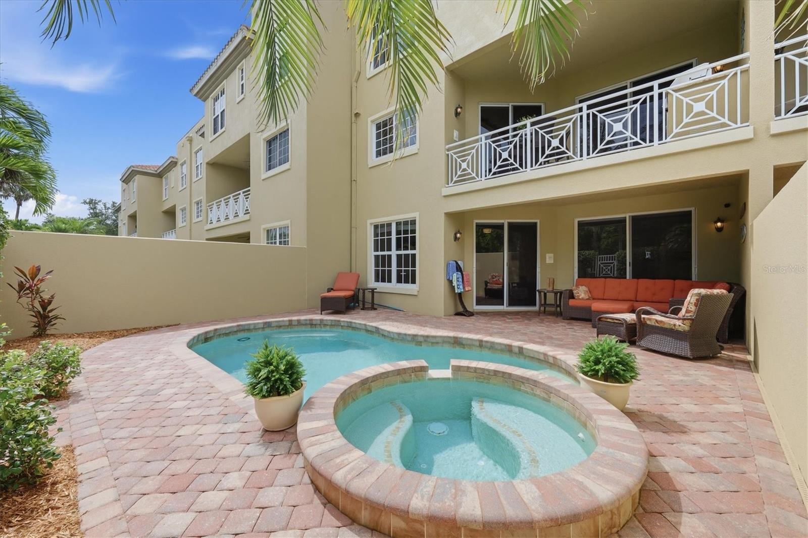 712 GRANADA AVE #2