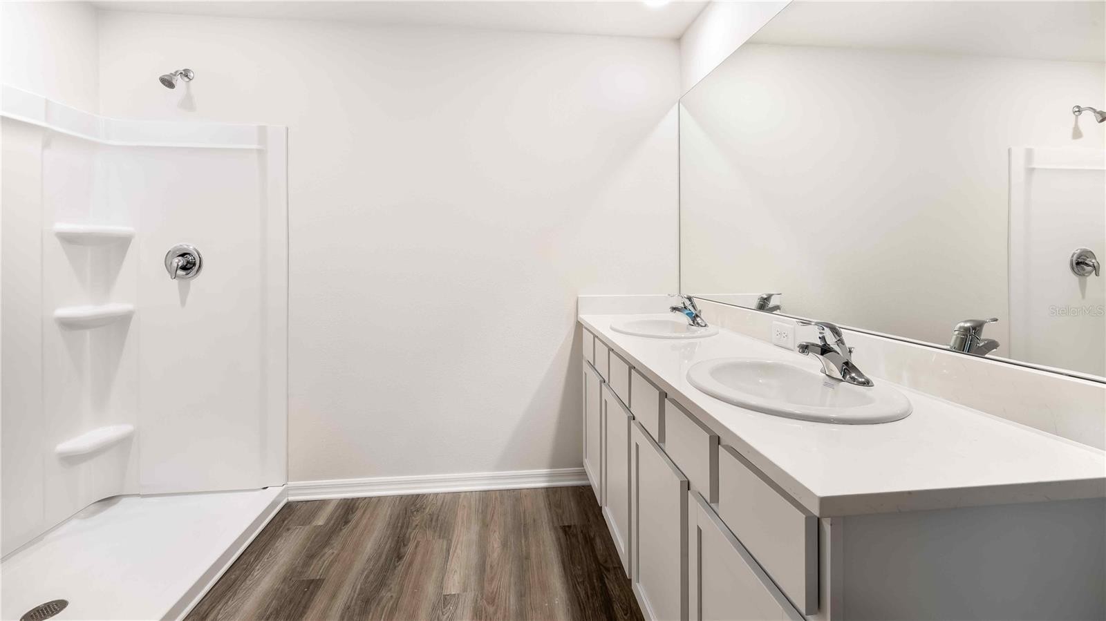 5734 SILVER FEATHER WAY