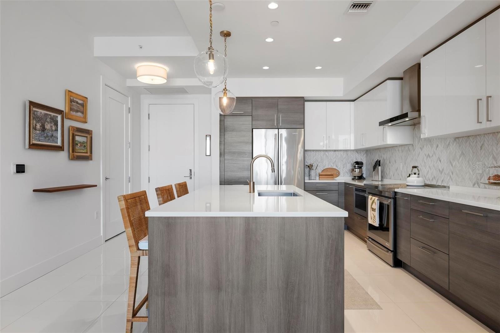 111 S PINEAPPLE AVE #719