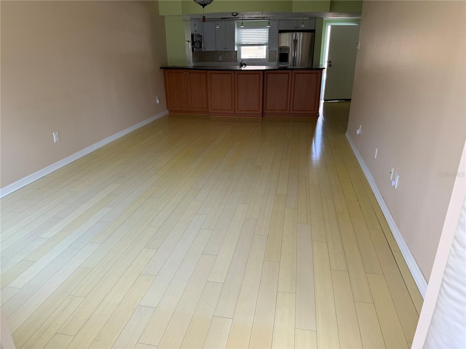 1250 N PORTOFINO DR #202
