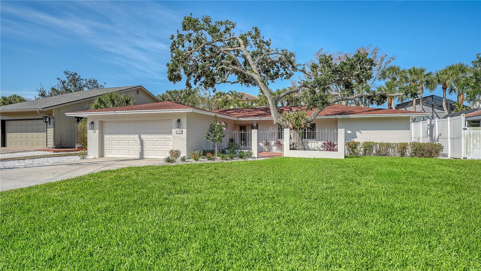 734 BIRDSONG LN