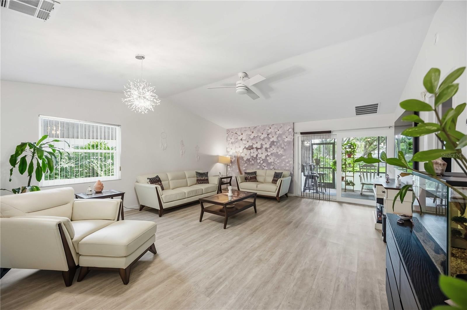 266 OAK HILL DR #34