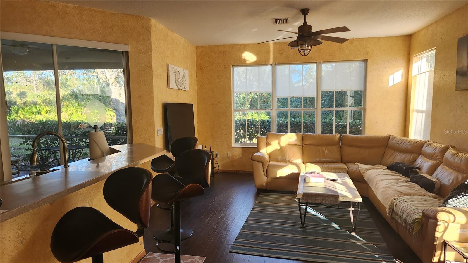 2484 MAGNOLIA CIR