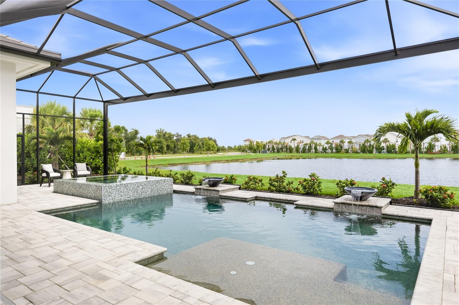 8324 SEA GLASS CT