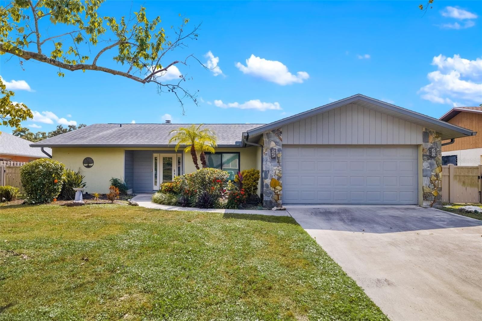 4814 COUNTRY OAKS BLVD